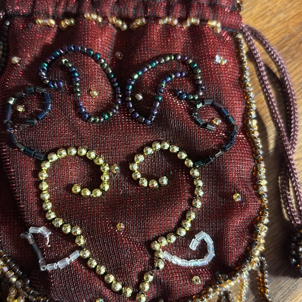 Beaded vintage purse draw string closure and beautiful beading on both sides - Picture 3 of 4
